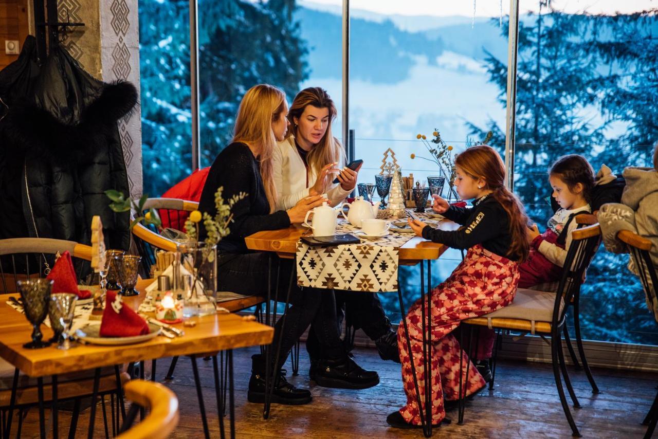Stara Pravda Hotel - History Boekovel Buitenkant foto