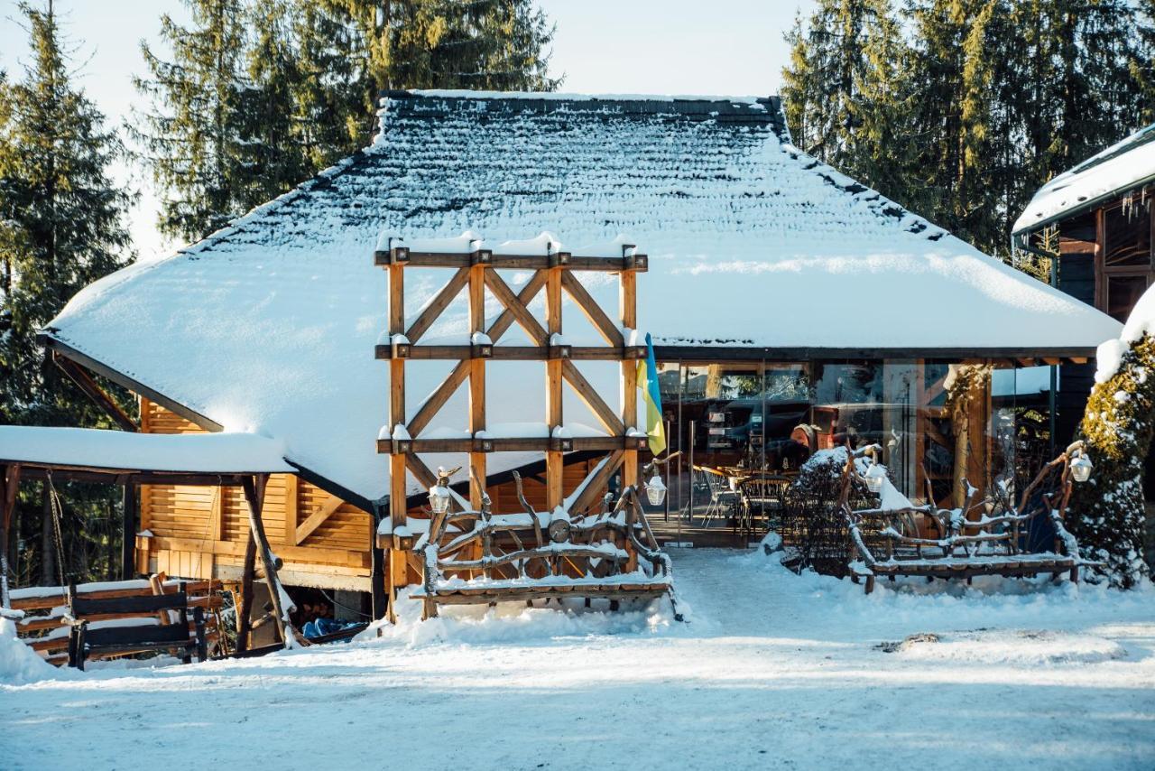 Stara Pravda Hotel - History Boekovel Buitenkant foto