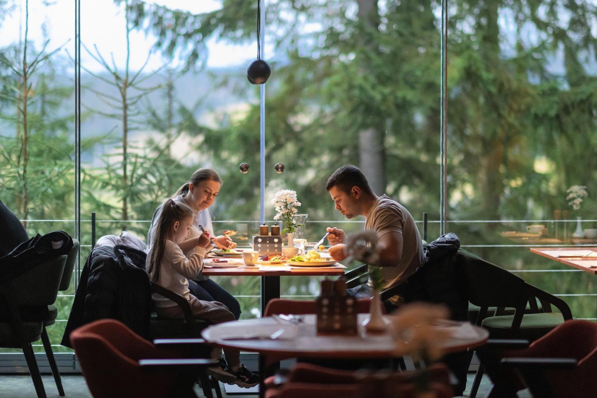 Stara Pravda Hotel - History Boekovel Buitenkant foto