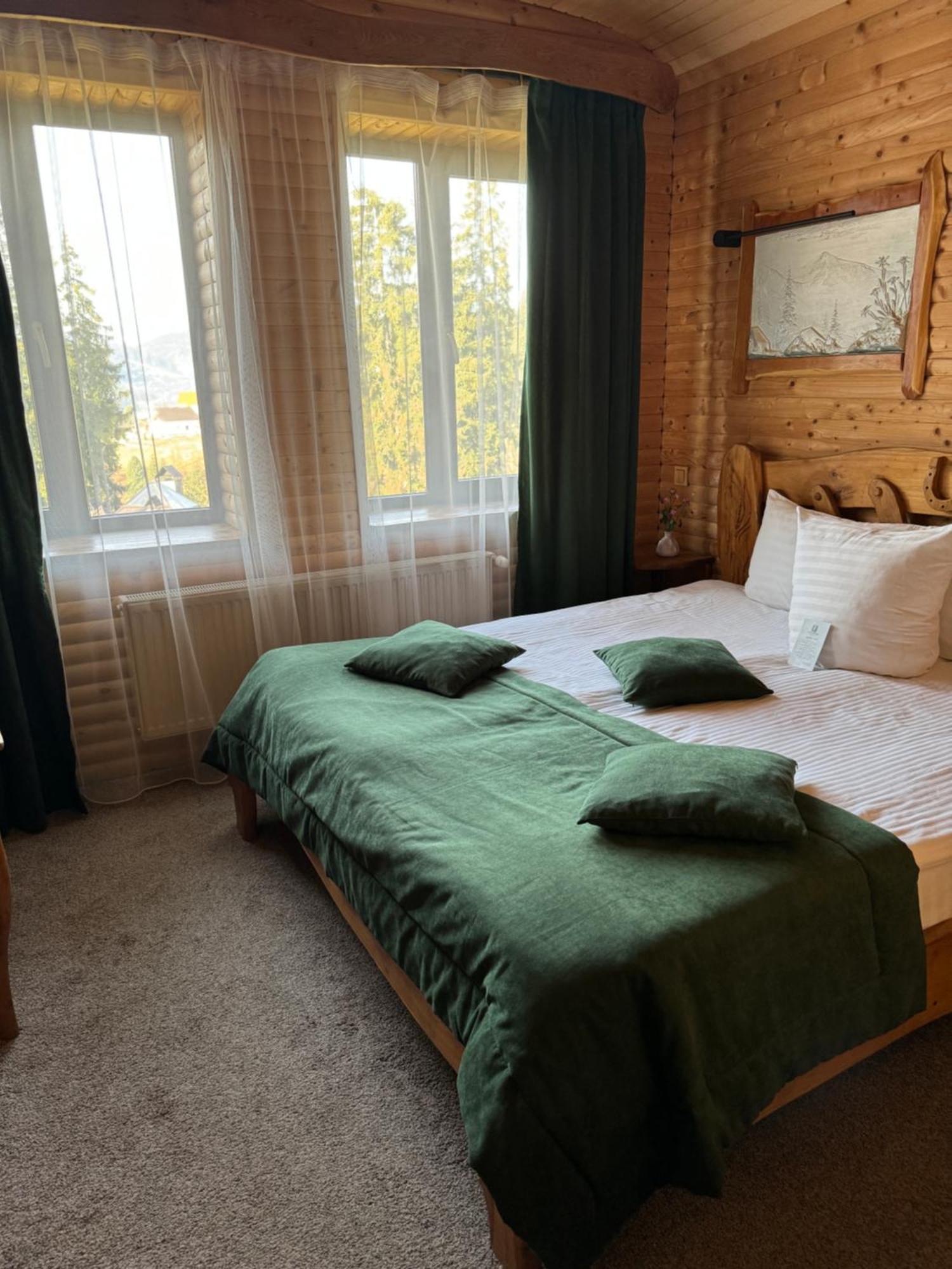 Stara Pravda Hotel - History Boekovel Buitenkant foto
