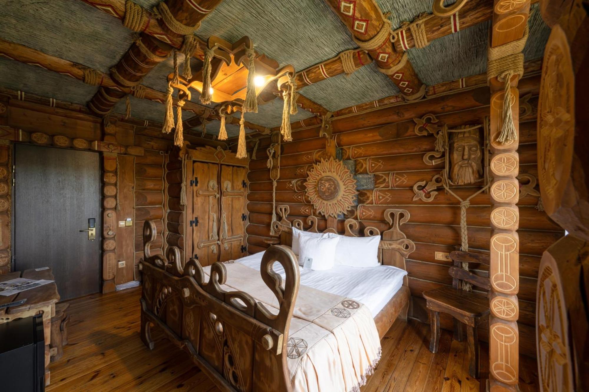 Stara Pravda Hotel - History Boekovel Buitenkant foto