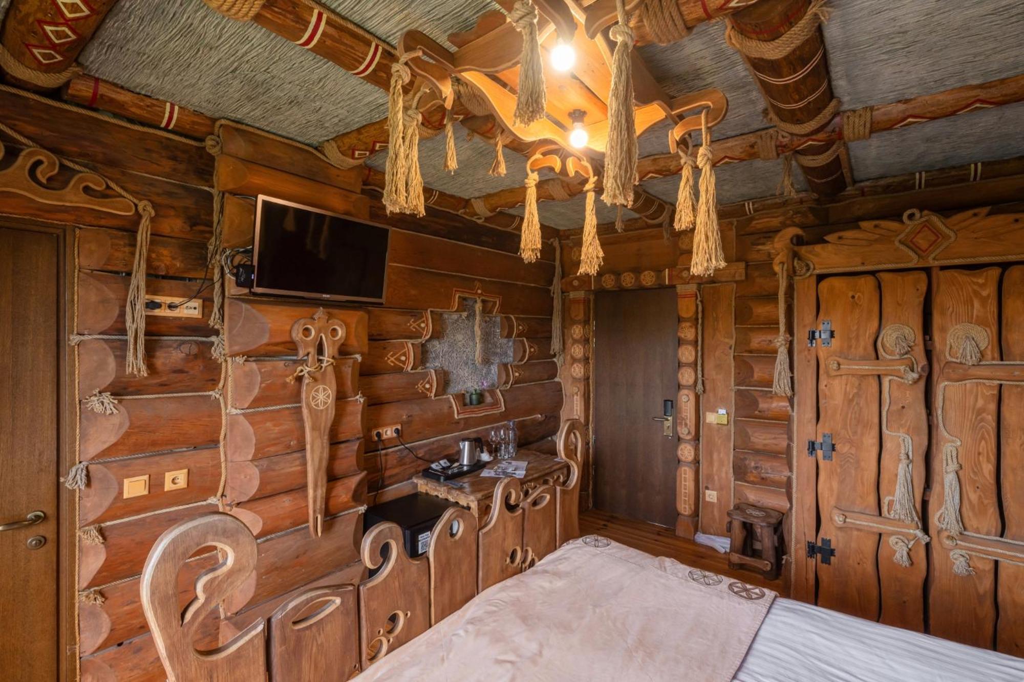 Stara Pravda Hotel - History Boekovel Buitenkant foto