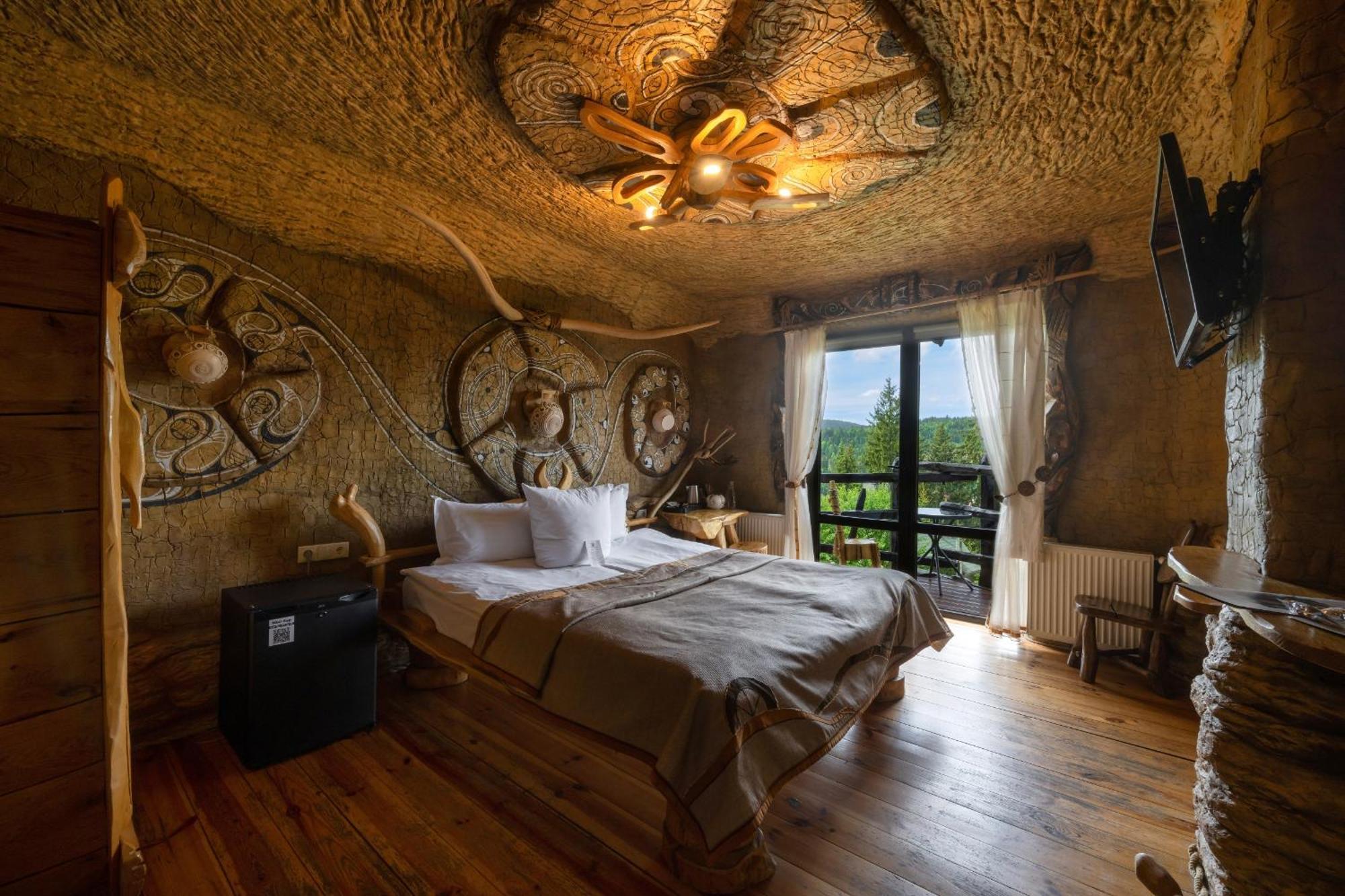 Stara Pravda Hotel - History Boekovel Buitenkant foto