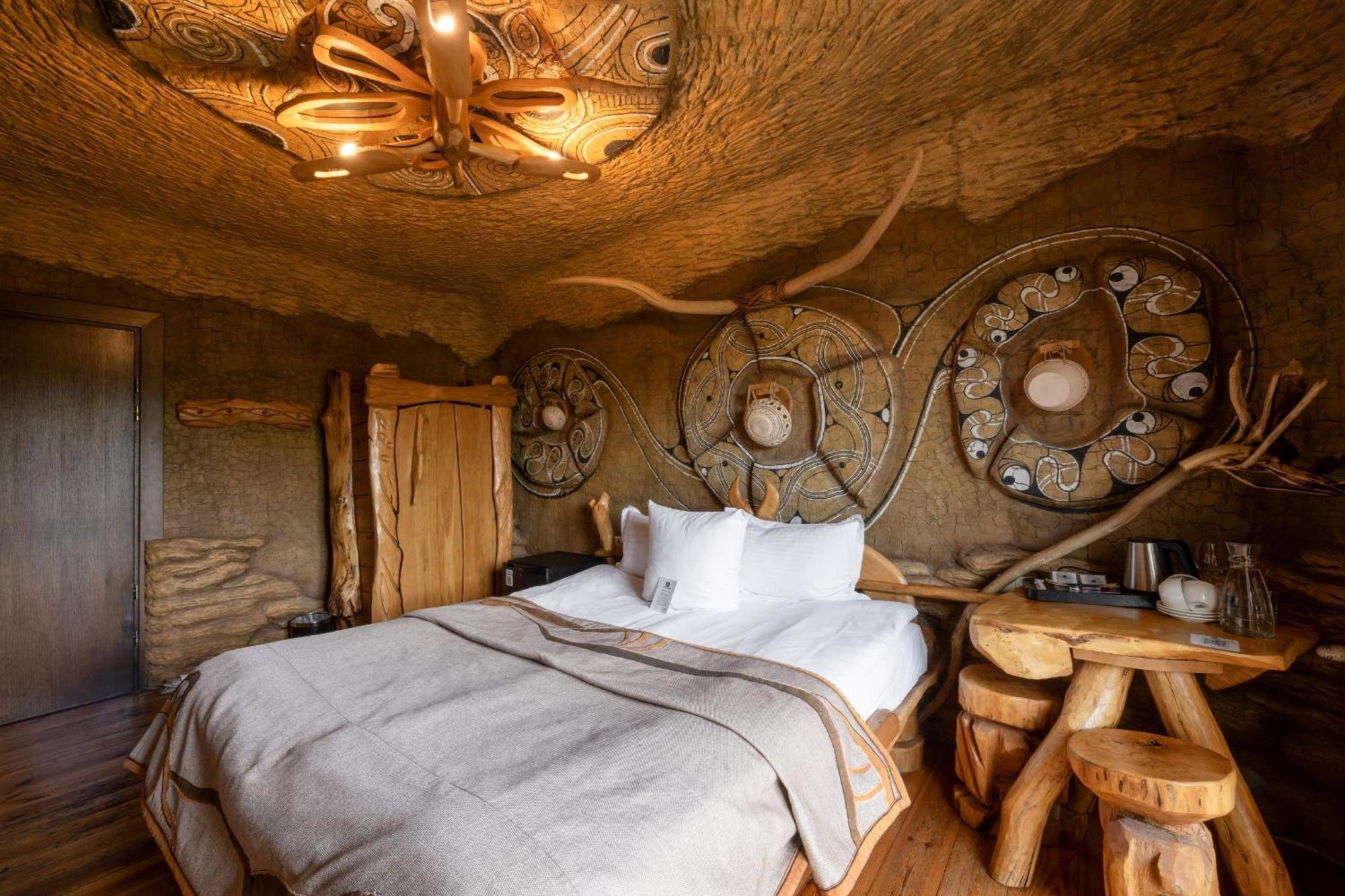 Stara Pravda Hotel - History Boekovel Buitenkant foto