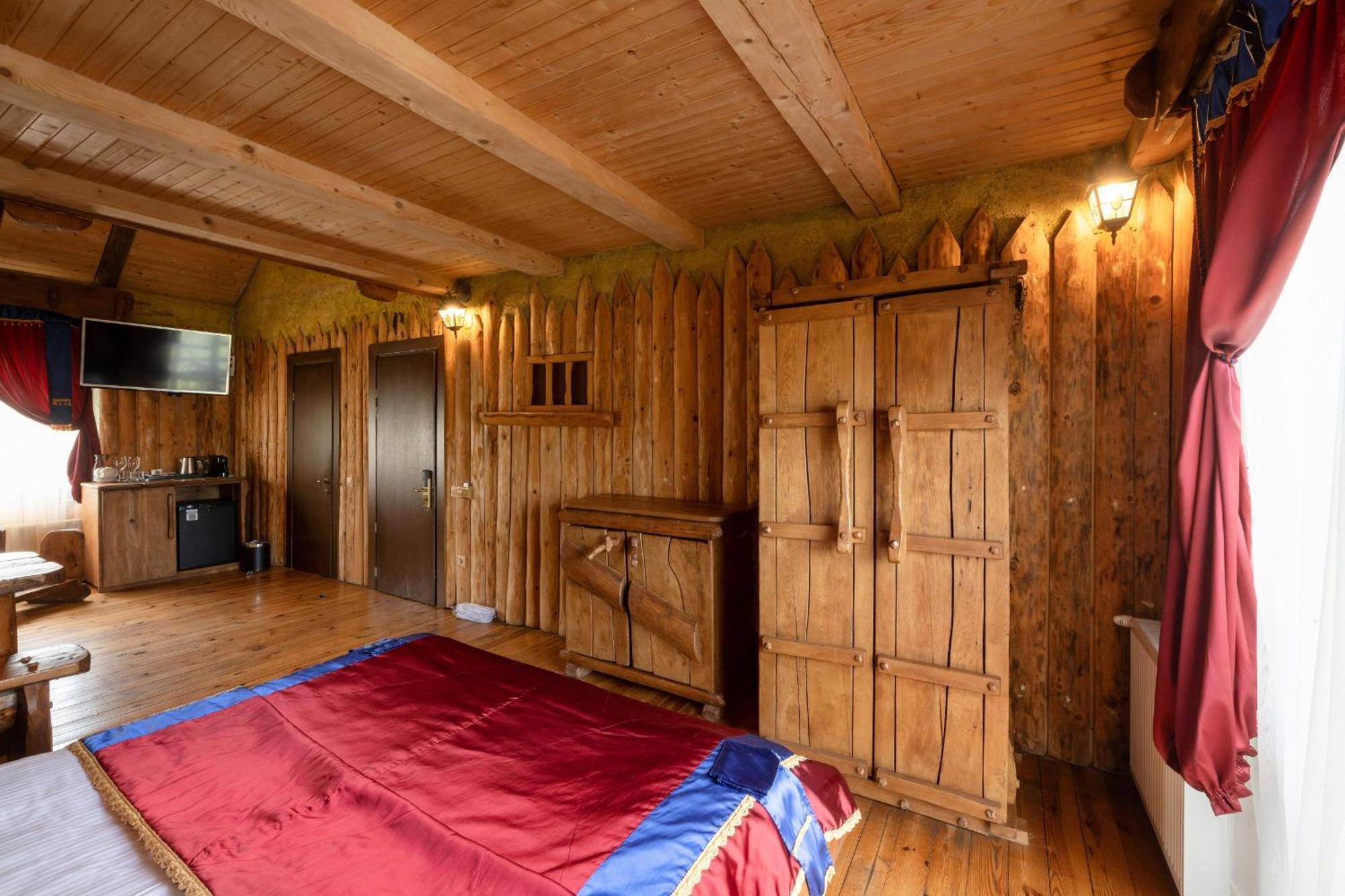 Stara Pravda Hotel - History Boekovel Buitenkant foto