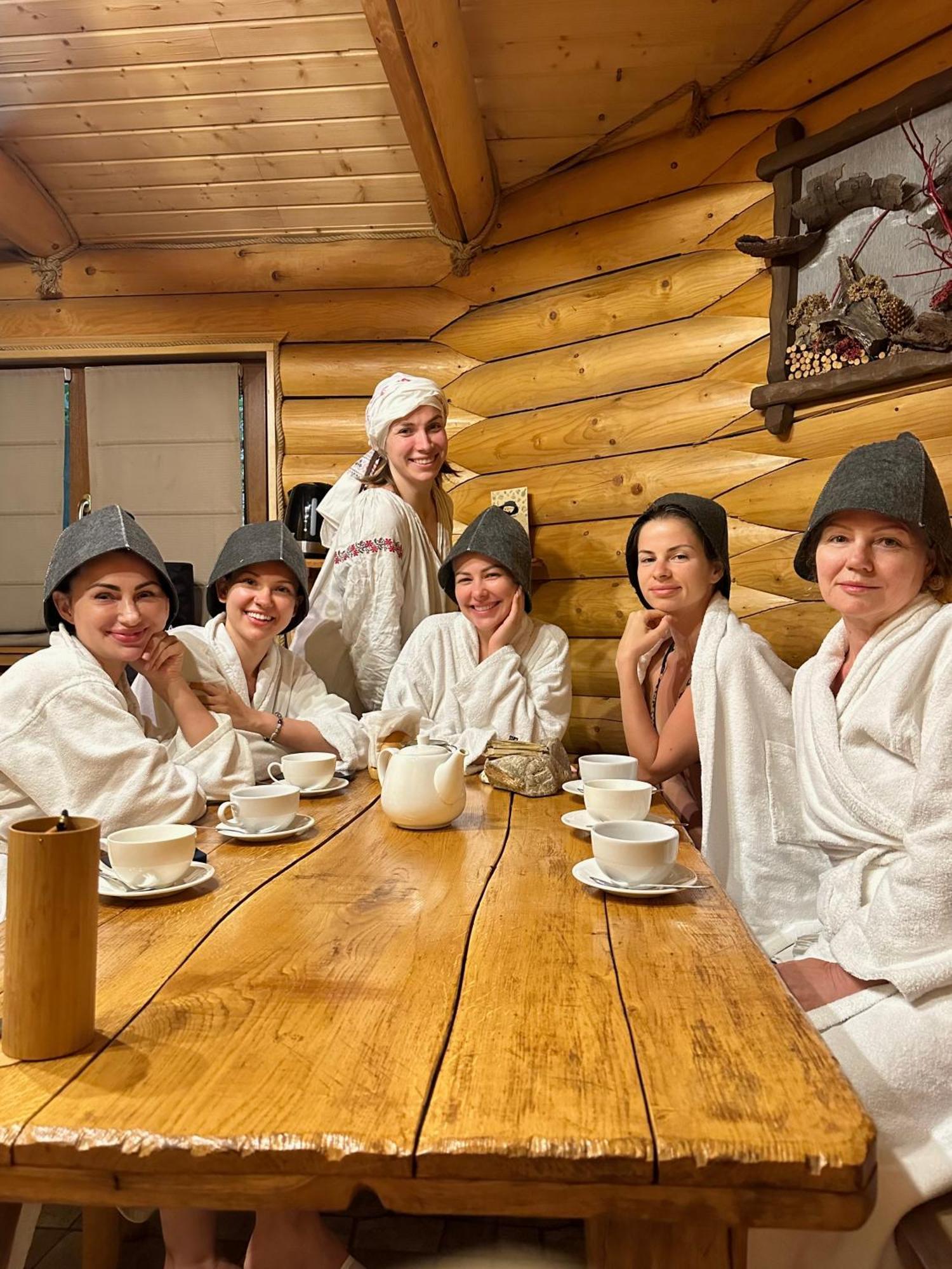 Stara Pravda Hotel - History Boekovel Buitenkant foto